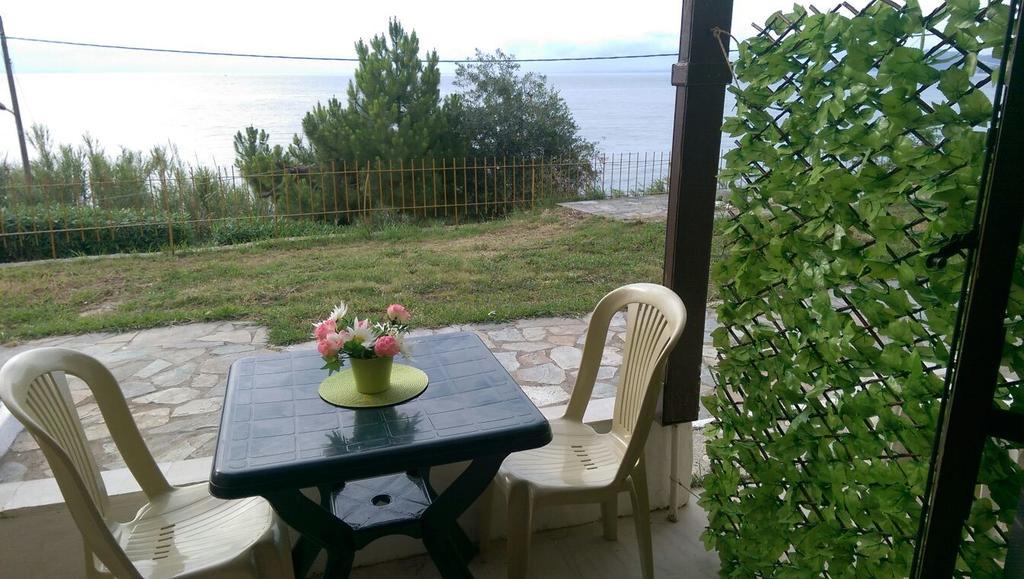 Sol E Mar Sea Side View Guesthouse Perama  Buitenkant foto
