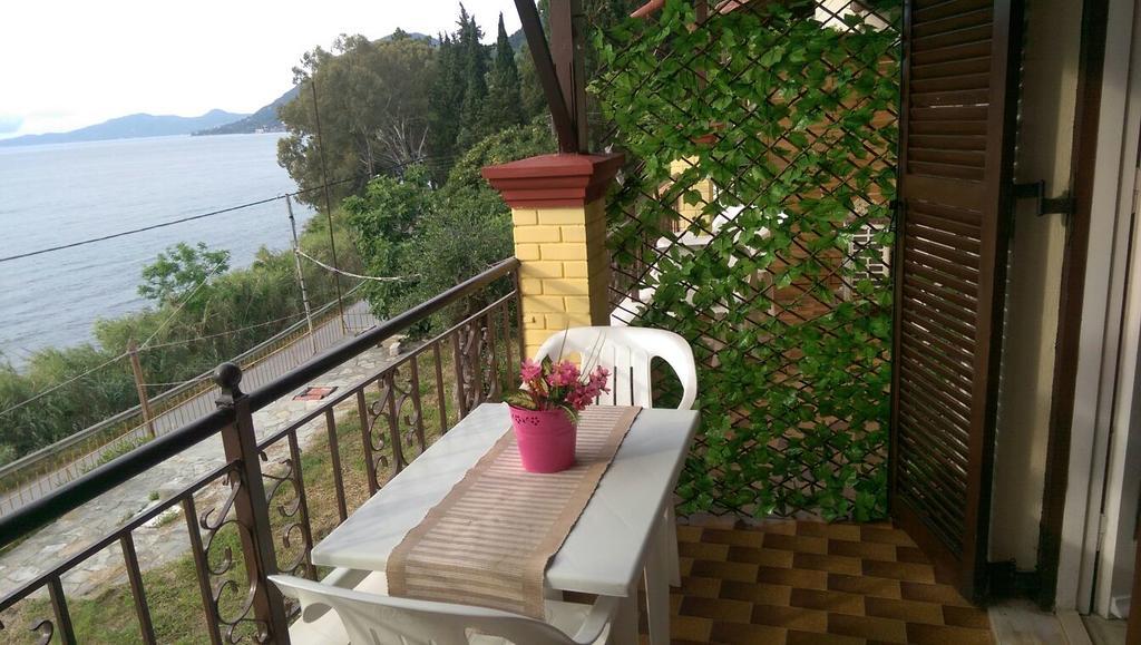Sol E Mar Sea Side View Guesthouse Perama  Buitenkant foto