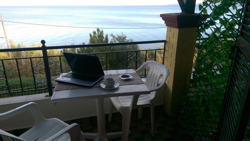Sol E Mar Sea Side View Guesthouse Perama  Buitenkant foto