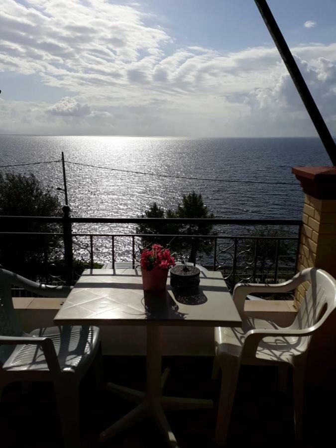 Sol E Mar Sea Side View Guesthouse Perama  Buitenkant foto